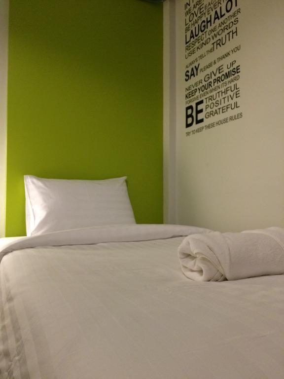 K2 Backpacker Hostel Khao Lak Zimmer foto