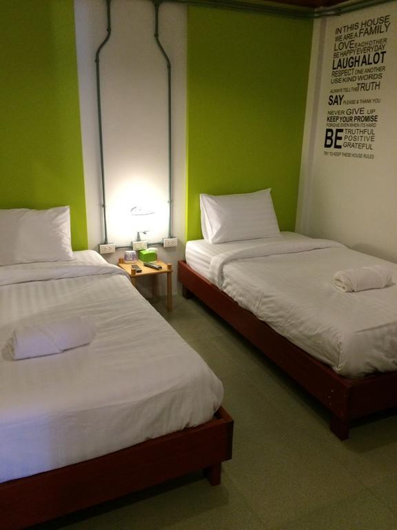 K2 Backpacker Hostel Khao Lak Zimmer foto